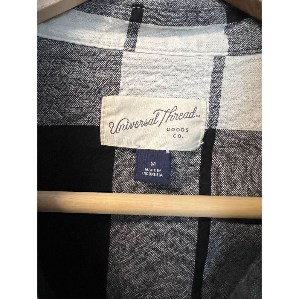 Universal Thread Shirt  - Picture 3 of 4